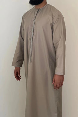 Collection of Sand Emirati Thobe | Emirati Jubba Thobe | Al-Layth in a gallery layout